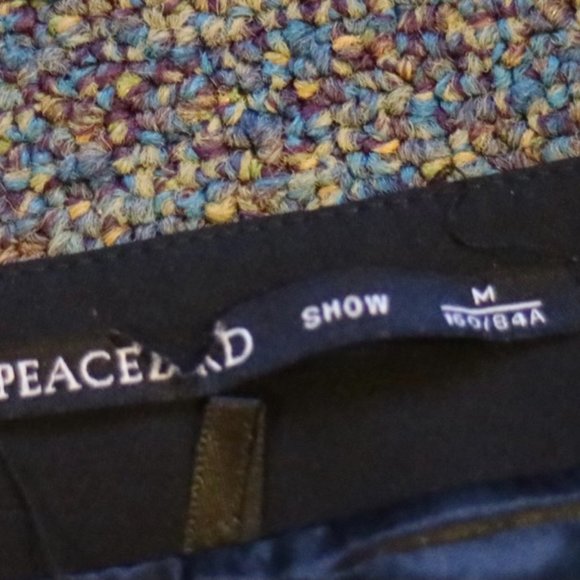 Cute short skirt - black with golden circle design in front - Picture 2 of 2